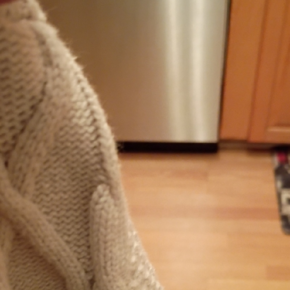 Hollister Light Beige Cable Knit Sweater - Picture 4 of 8